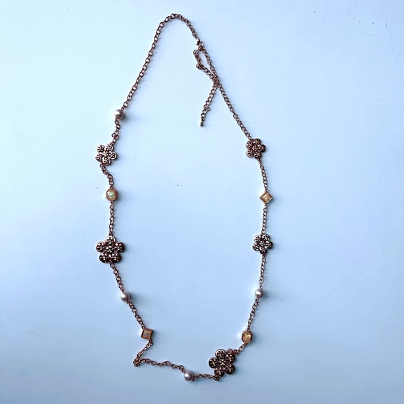 Famous brand Inspired flower and beads, pearls rose gold long necklace - Picture 4 of 5